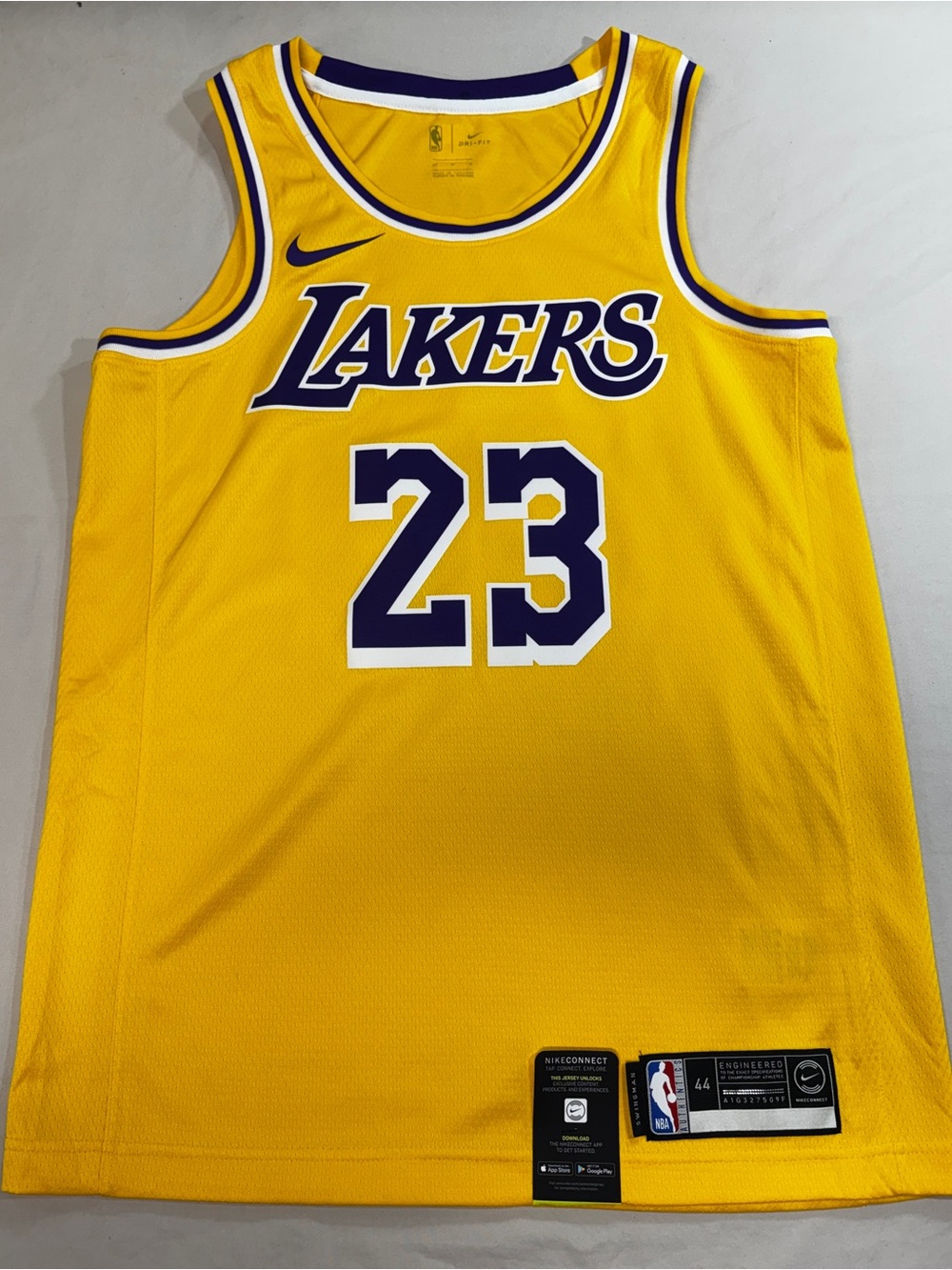 Nike NBA LeBron James Lakers Swingman Jersey Size: 44 Medium NWT